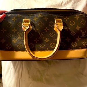 Inspired Luxury Bag in great condition!!